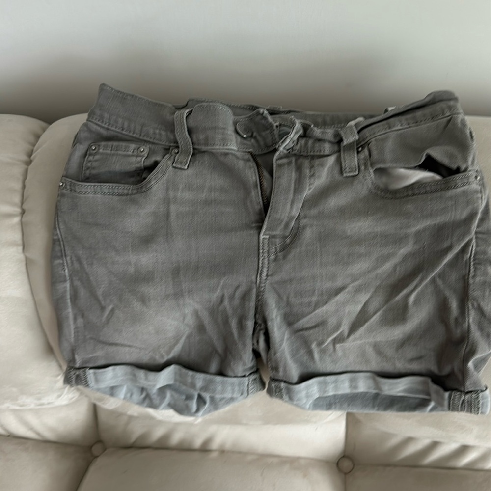 Women's Levi grey denim shorts
